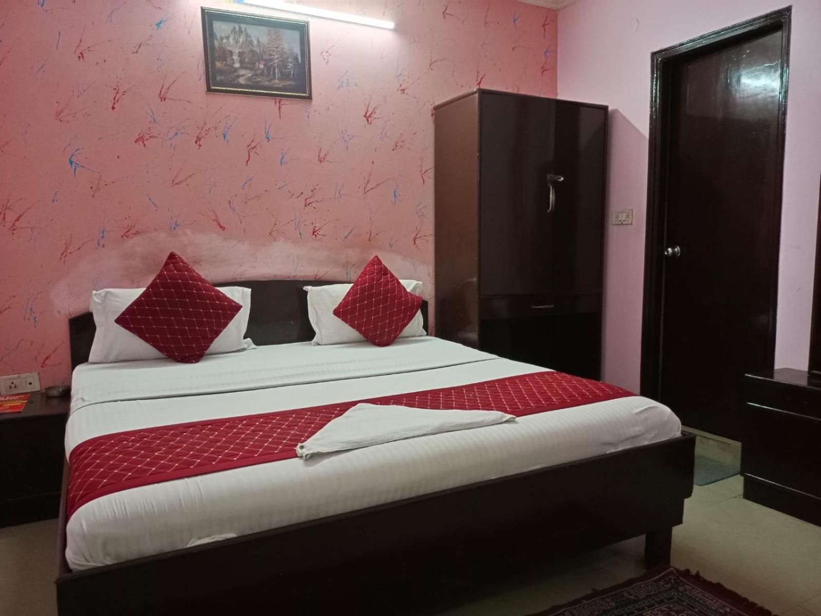 Airport Hotel Pariksheet Inn นิวเดลี ภายนอก รูปภาพ