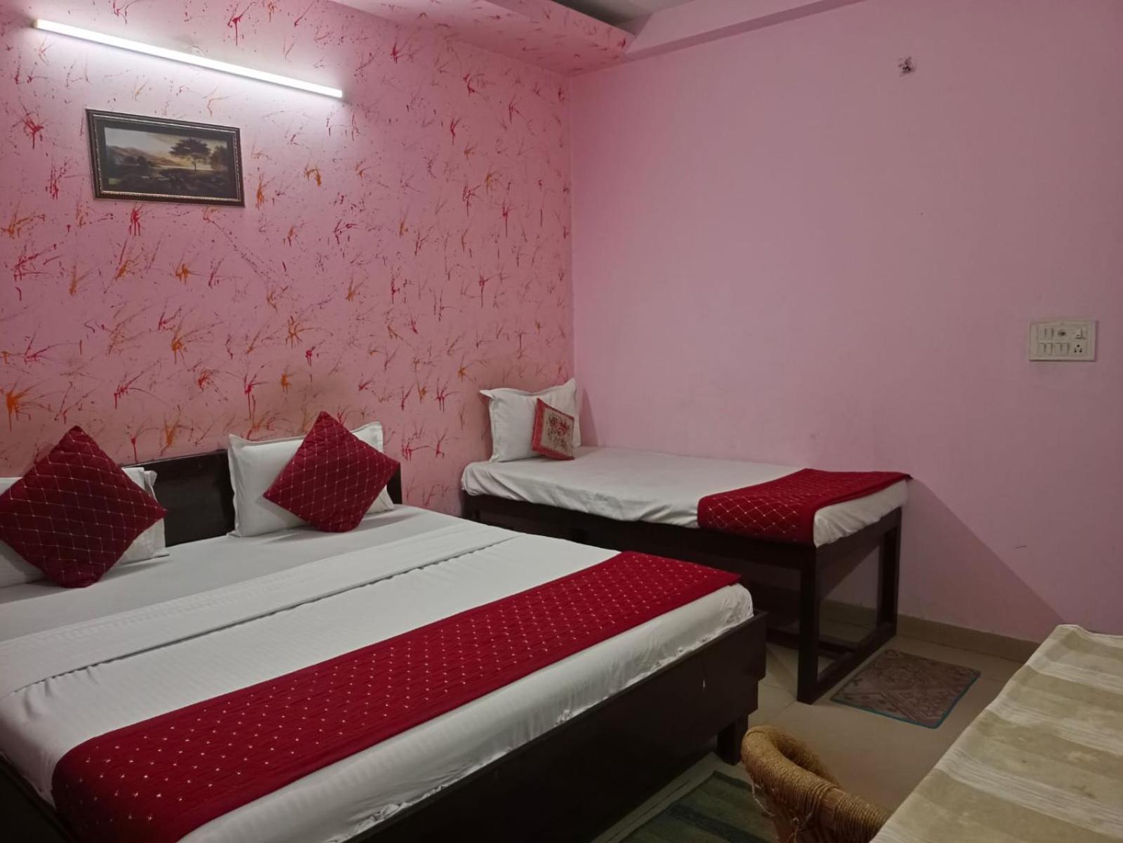Airport Hotel Pariksheet Inn นิวเดลี ภายนอก รูปภาพ