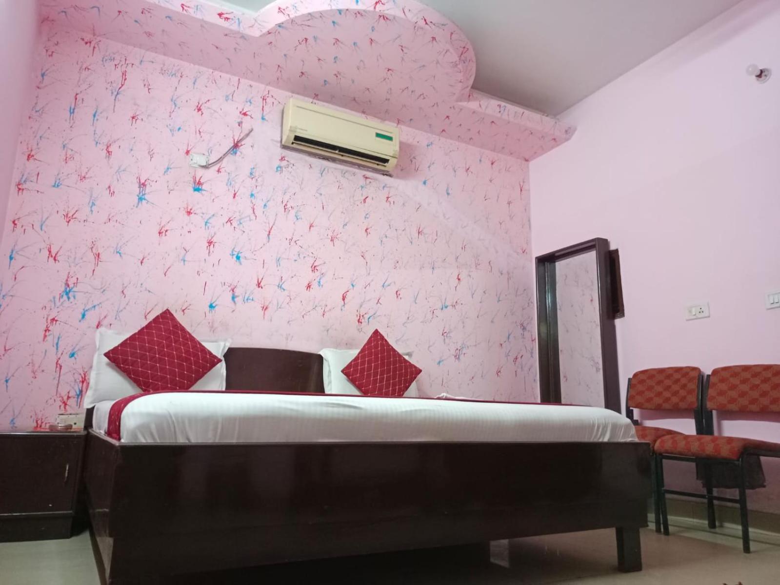 Airport Hotel Pariksheet Inn นิวเดลี ภายนอก รูปภาพ