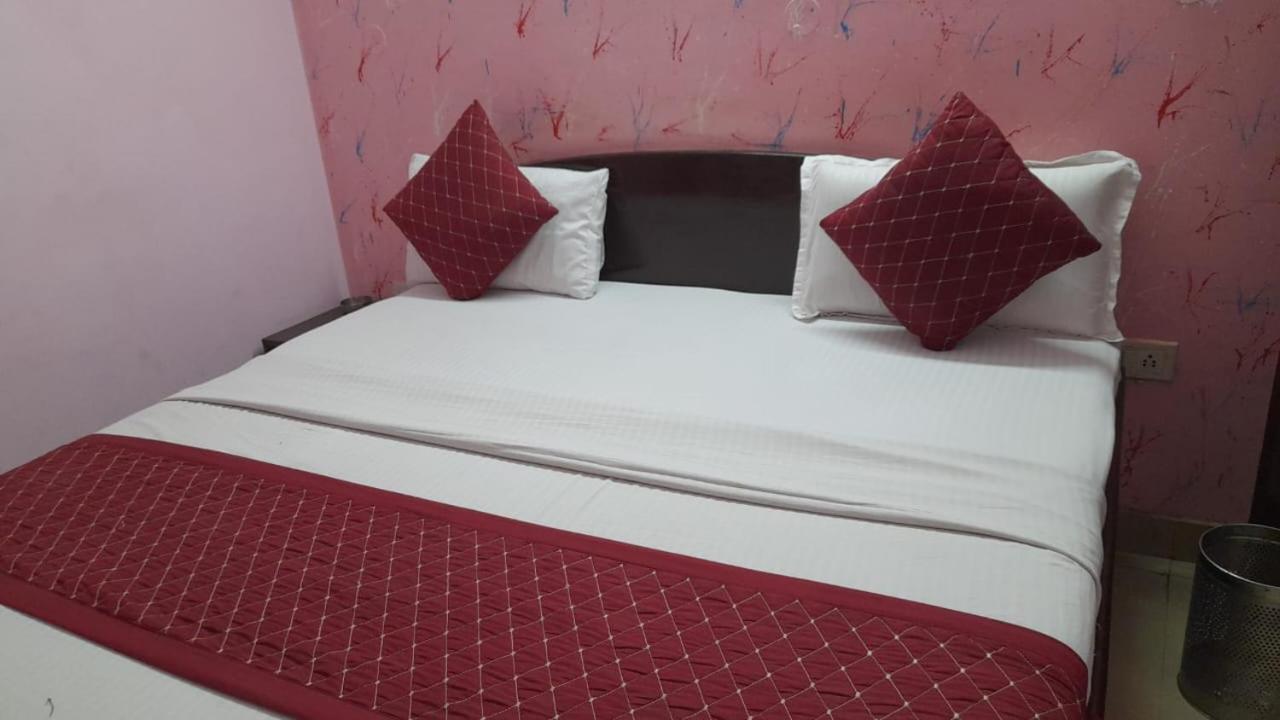 Airport Hotel Pariksheet Inn นิวเดลี ภายนอก รูปภาพ